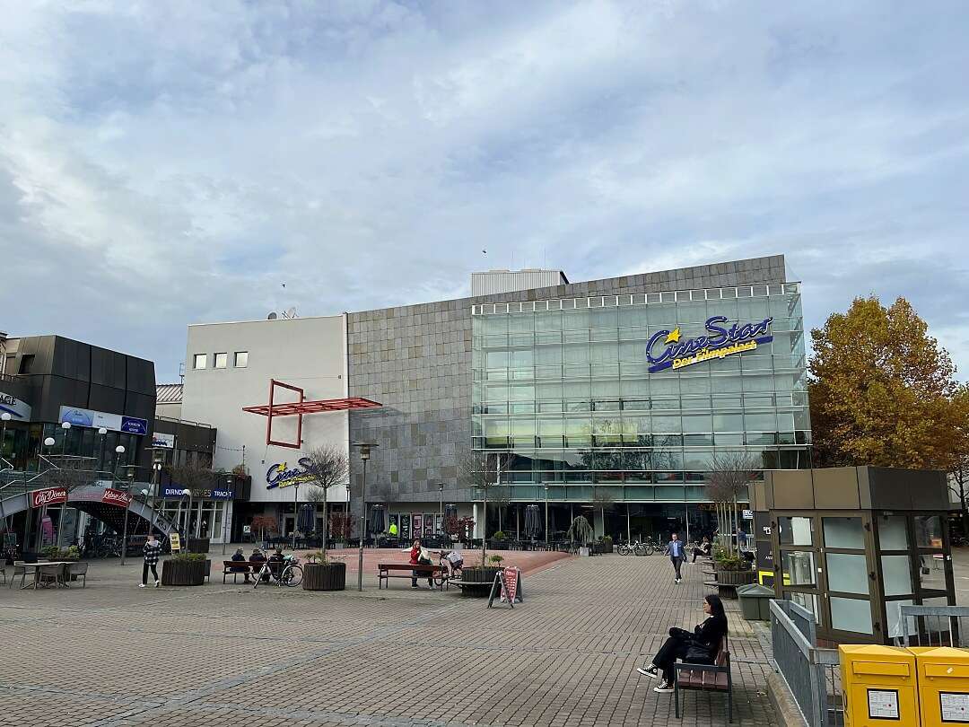 Aussenansicht des Kinos in Erlangen- red carpet event