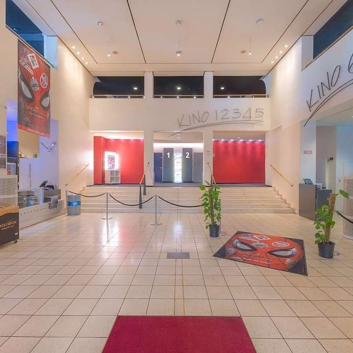 cinestar luebeck kino stadthalle foyer