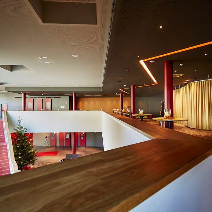 Moderne Architektur und Innendesign des Cinestar Filmpalasts-red carpet event