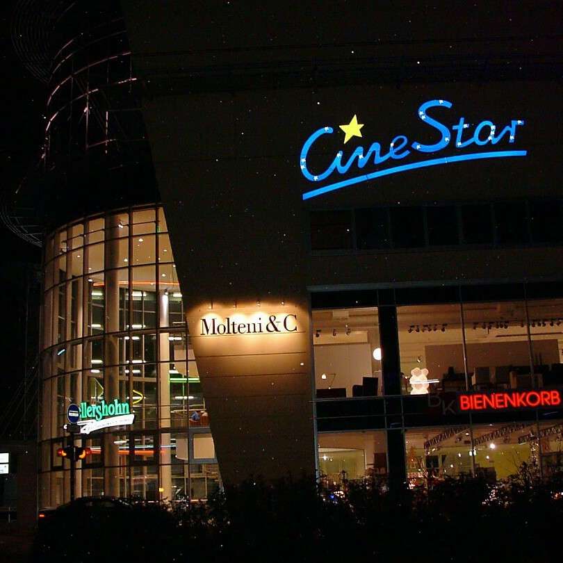 kino siegen aussenansicht in der nacht