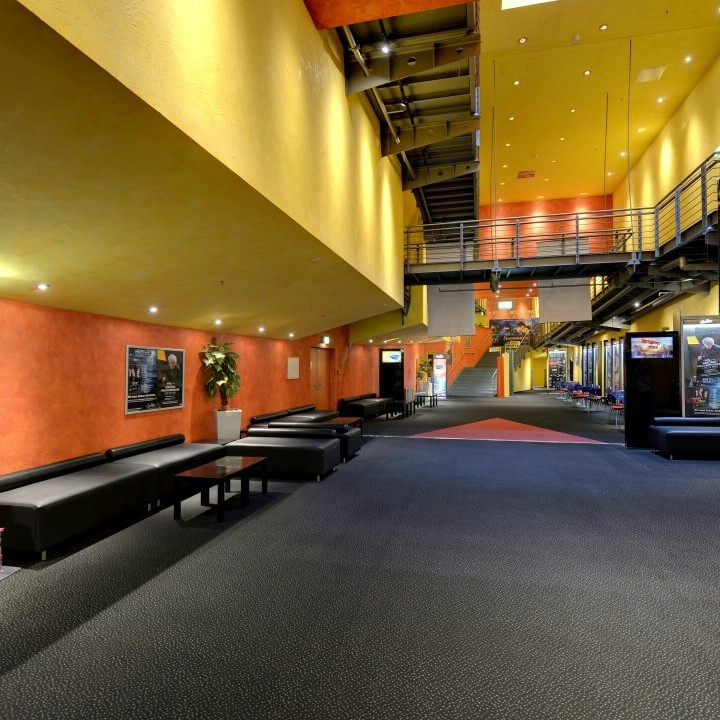 Cinestar Garbsen: Perfekte Lage in Garbsen mit kostenlosen Parkplätzen-red carpet event