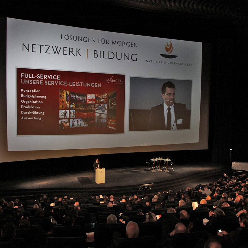 tagungen praesentationen auf der kinoleinwand-red carpet event