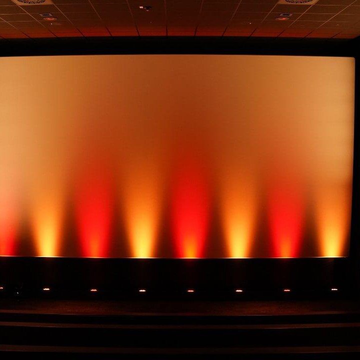 Emotion Kino Monheim Bibliothek Kinosaall-red carpet event